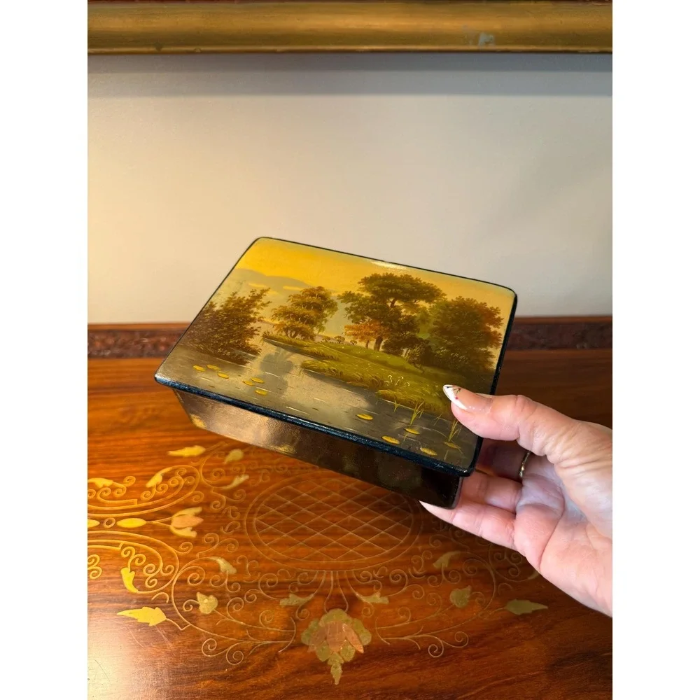 Vintage Lacquerware Box - Hand Painted Landscape‎ Trinket or Jewelry Box